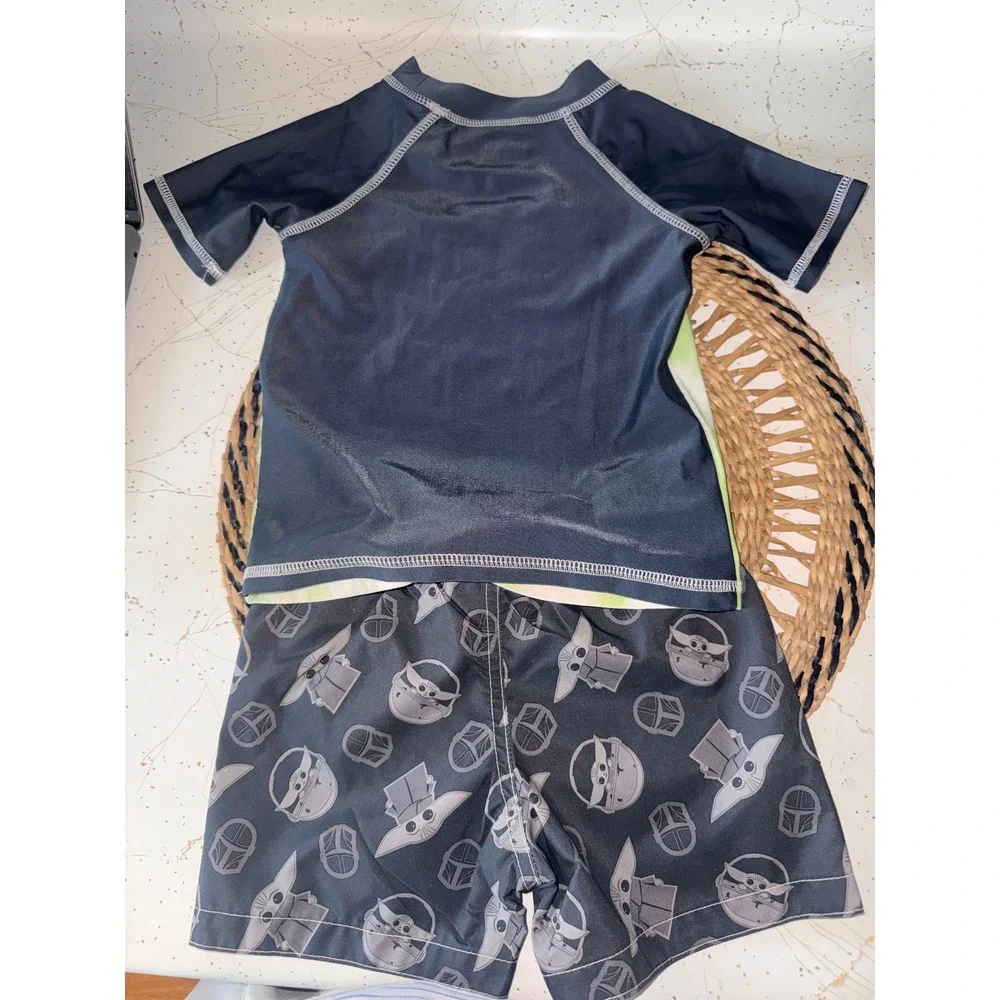 Star Wars Grogu Baby Yoda Rash Guard/ Swim Trunk Set Toddler Boys 2T Green NWOT